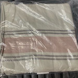 Siizu tassel wrap/ shawl poncho